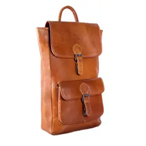 SCRAMBLER aus pflanzlich gegerbtem Leder mit wasserabweisendem Innenfutter