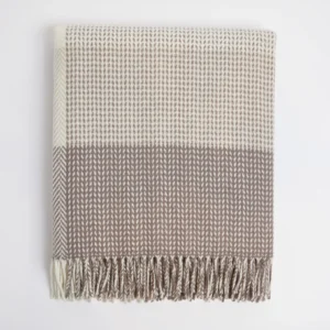 Foxford Decke Dún Briste in Cremeweiß und Naturtönen für Nordseegefuehl