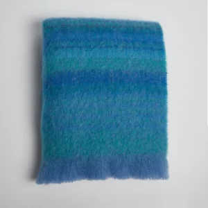 Weiche Foxford Decke aus Mohair und Wolle in Meeresfarben
