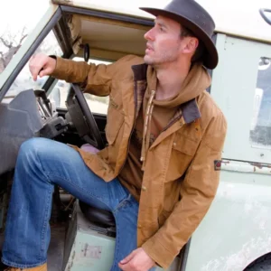 SCIPPIS Belmore Jacket in Tan – warmes Sandbraun mit natürlichen Erdtönen und Gürtel