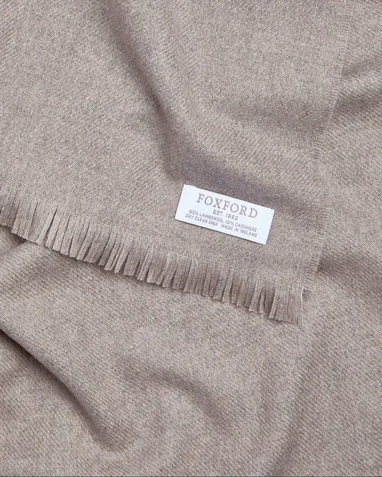 Foxford Kaschmir-Lammwoll-Schal in Taupe mit Fransen und Foxford Label