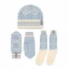 Norlender Selbu Beanie (Strickmütze), Fäustlinge und Wollsocken in Blau aus 100 % Wolle mit traditionellem norwegischem Selbu-Sternmuster.