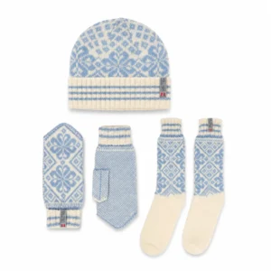 Norlender Selbu Beanie (Strickmütze), Fäustlinge und Wollsocken in Blau aus 100 % Wolle mit traditionellem norwegischem Selbu-Sternmuster.