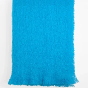 Foxford Boyne Mohairdecke in Jadeblau, gefaltet mit weicher Mohairstruktur und Fransen